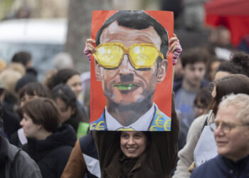 En büyük güç: Ayağa kalkan halk