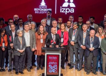 İzmir’den tüm insanlığa topyekûn yenilenme çağrısı