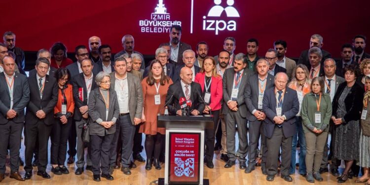 İzmir’den tüm insanlığa topyekûn yenilenme çağrısı
